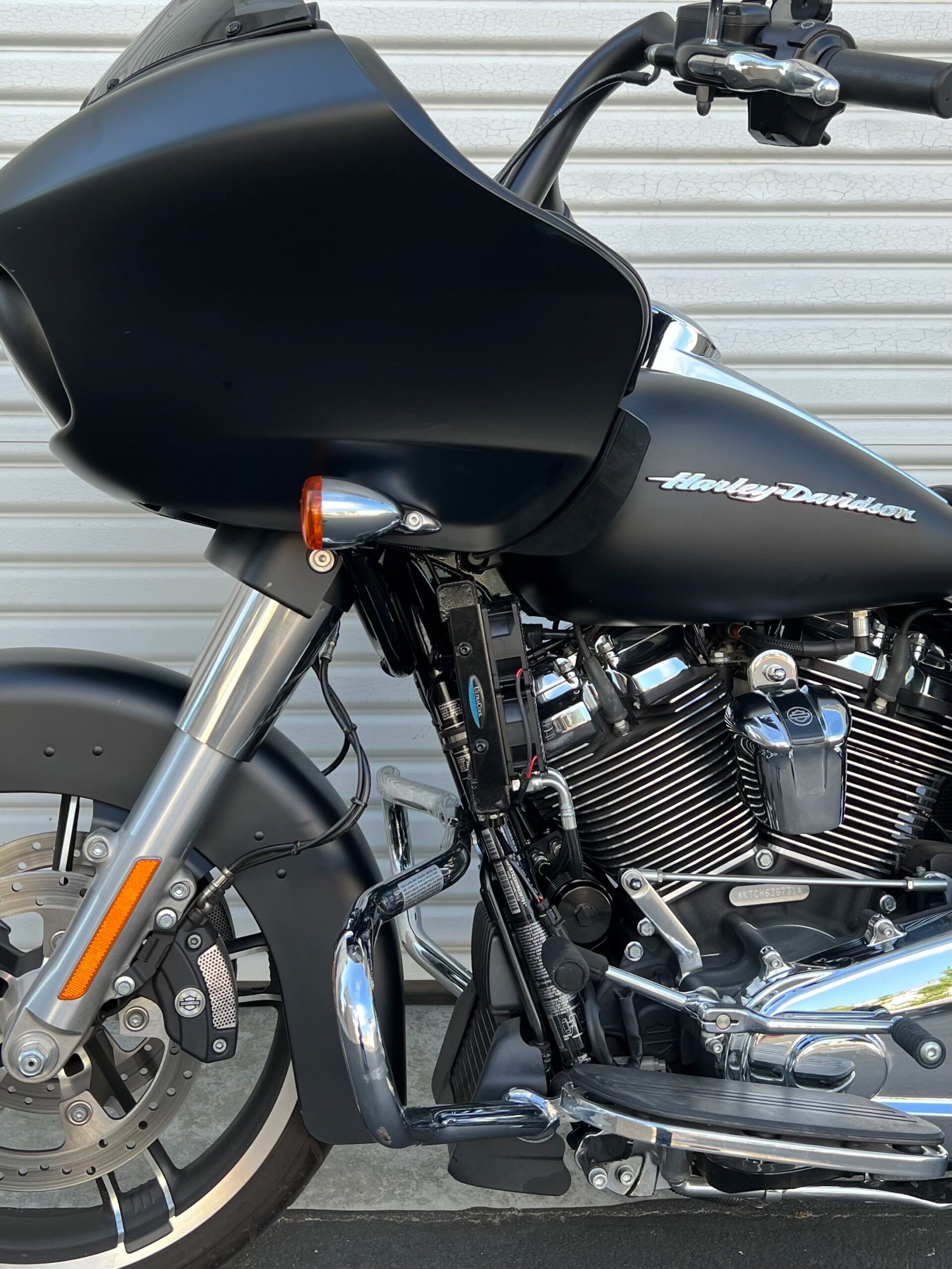 UltraCool Side Mount Oil Cooler Kit Naked Black For Harley Touring M8 - Image 3