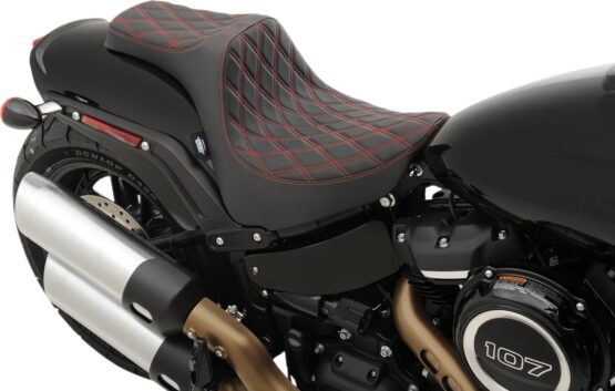 Predator Double Diamond Vinyl 2-Up Seat Black/Red