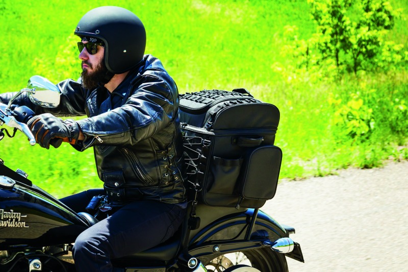 Kuryakyn Momentum Vagabond Motorcycle Storage Bag - Image 9