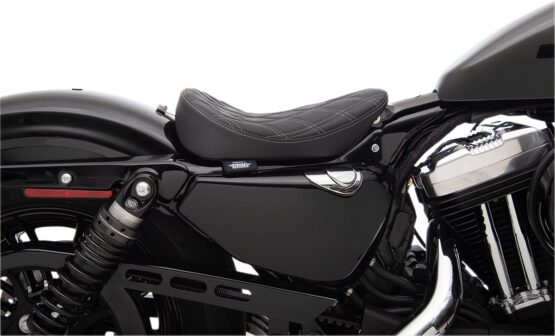 Bobber Double Diamond Vinyl Solo Seat Black/Silver - Image 3