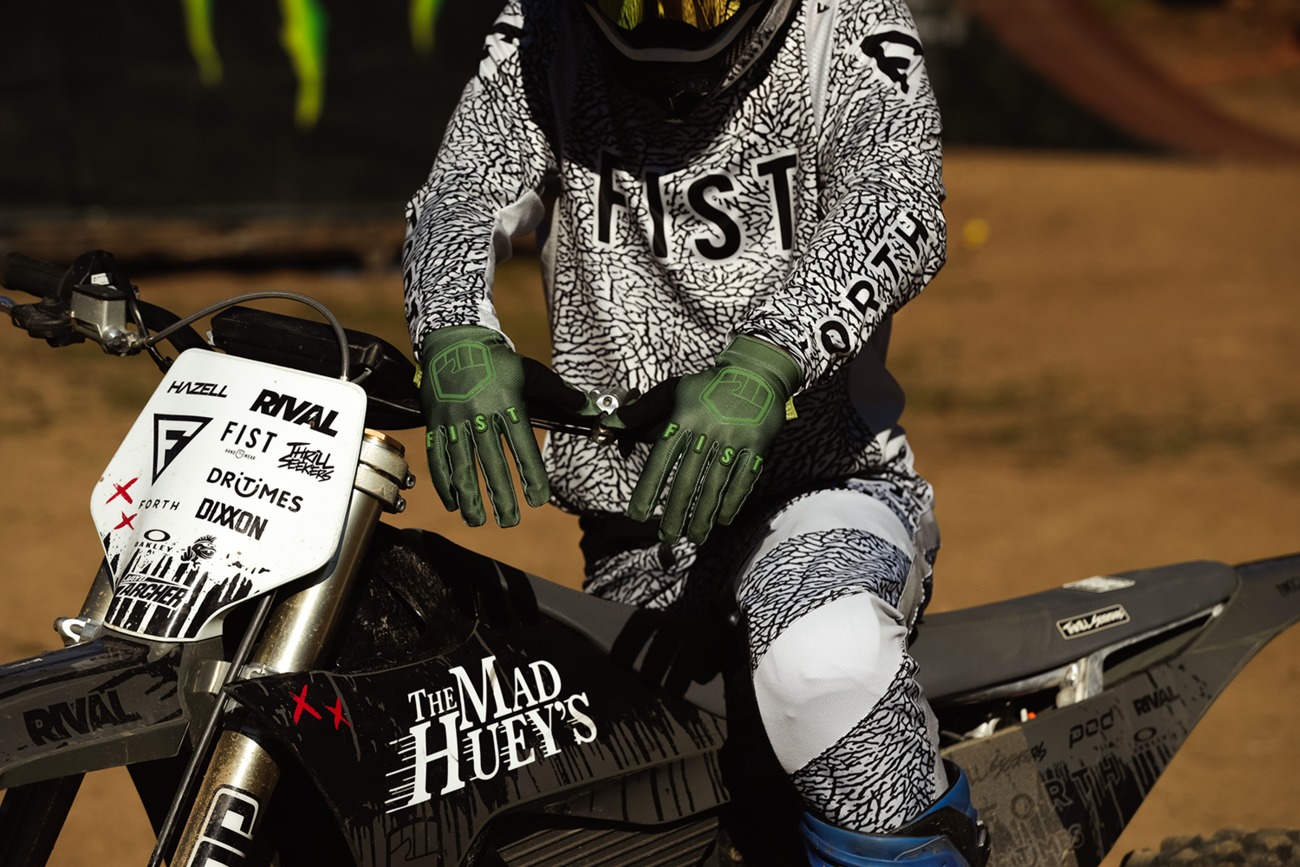 FIST Strapped Stocker Gloves Olive - Men's Medium - Image 4