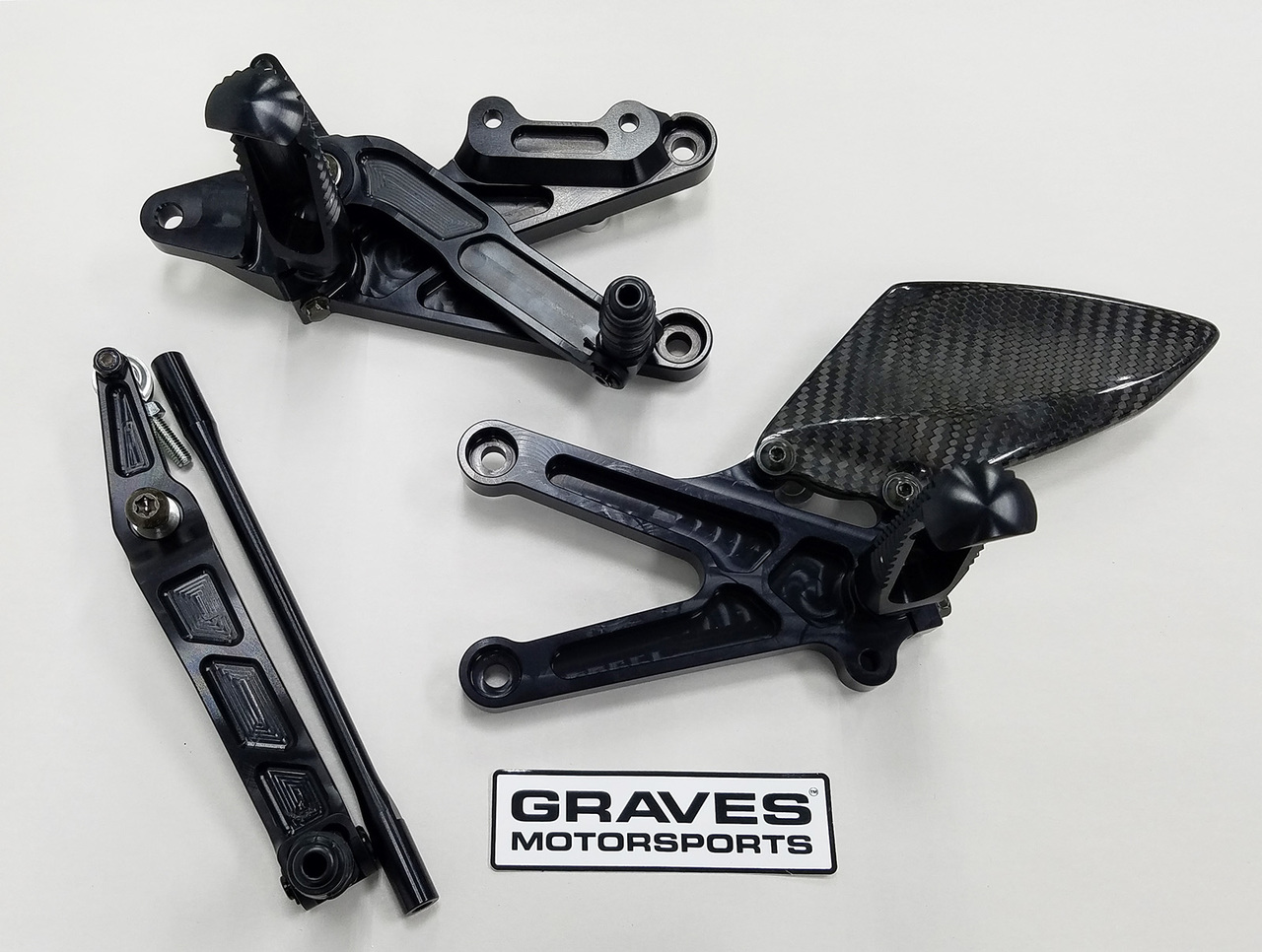 graves-yamaha-r6-rearsets-fixed-race__31880.jpg