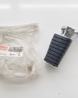 Front Footrest Assembly Right 1RM-27420-00-00